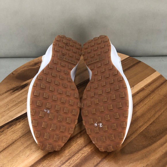 Nike Women's Sneakers White and Orange - Picture 7 of 8